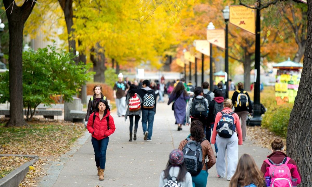 UMN Students Walking on Campus